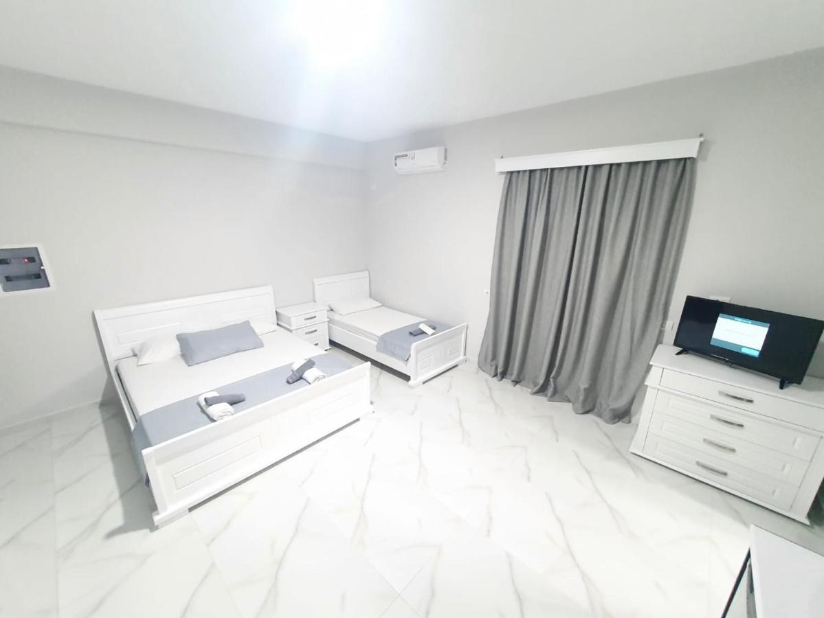 Hotel Il Mio à Ksamil Extérieur photo
