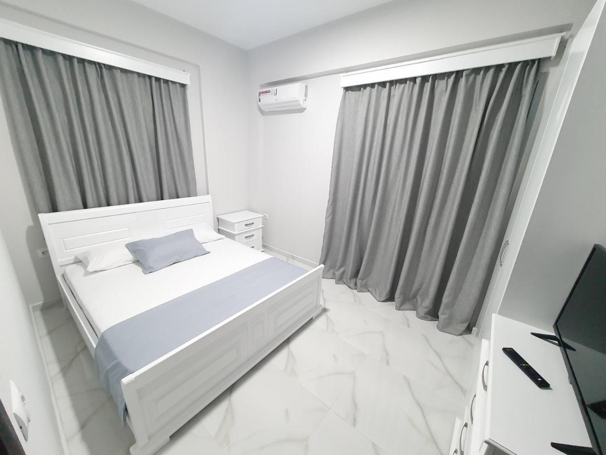 Hotel Il Mio à Ksamil Extérieur photo