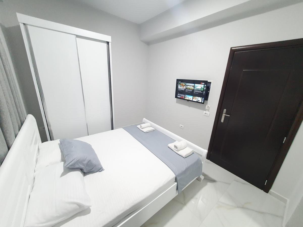 Hotel Il Mio à Ksamil Extérieur photo